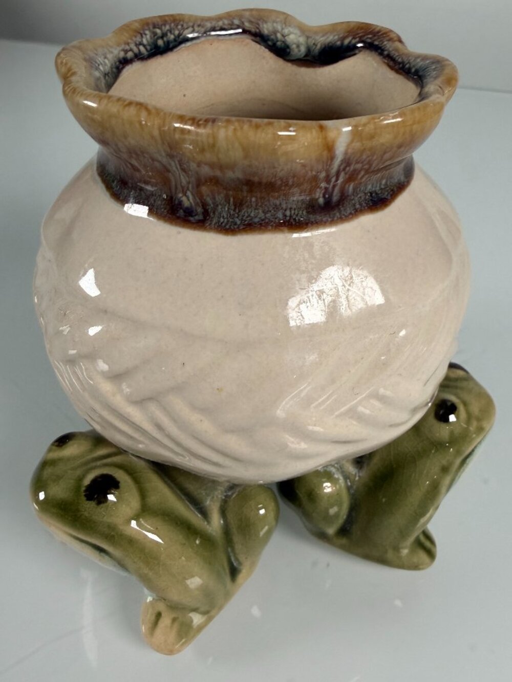 Vintage Three Frogs Holding Ceramic Planter Pot Small Vase Succulent